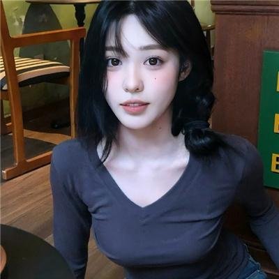 沙滩上的夏娃
